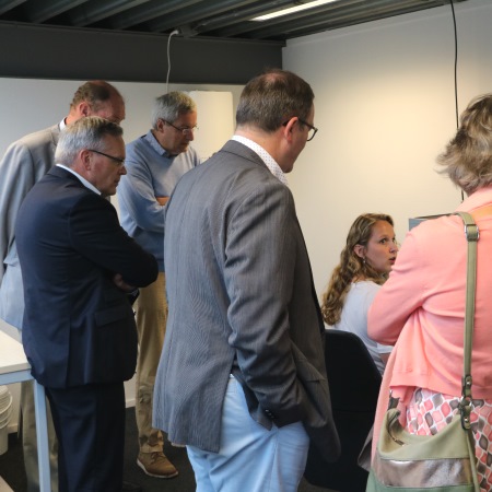Burgemeesters Hoeksche Waard op werkbezoek bij Goudwisselkantoor