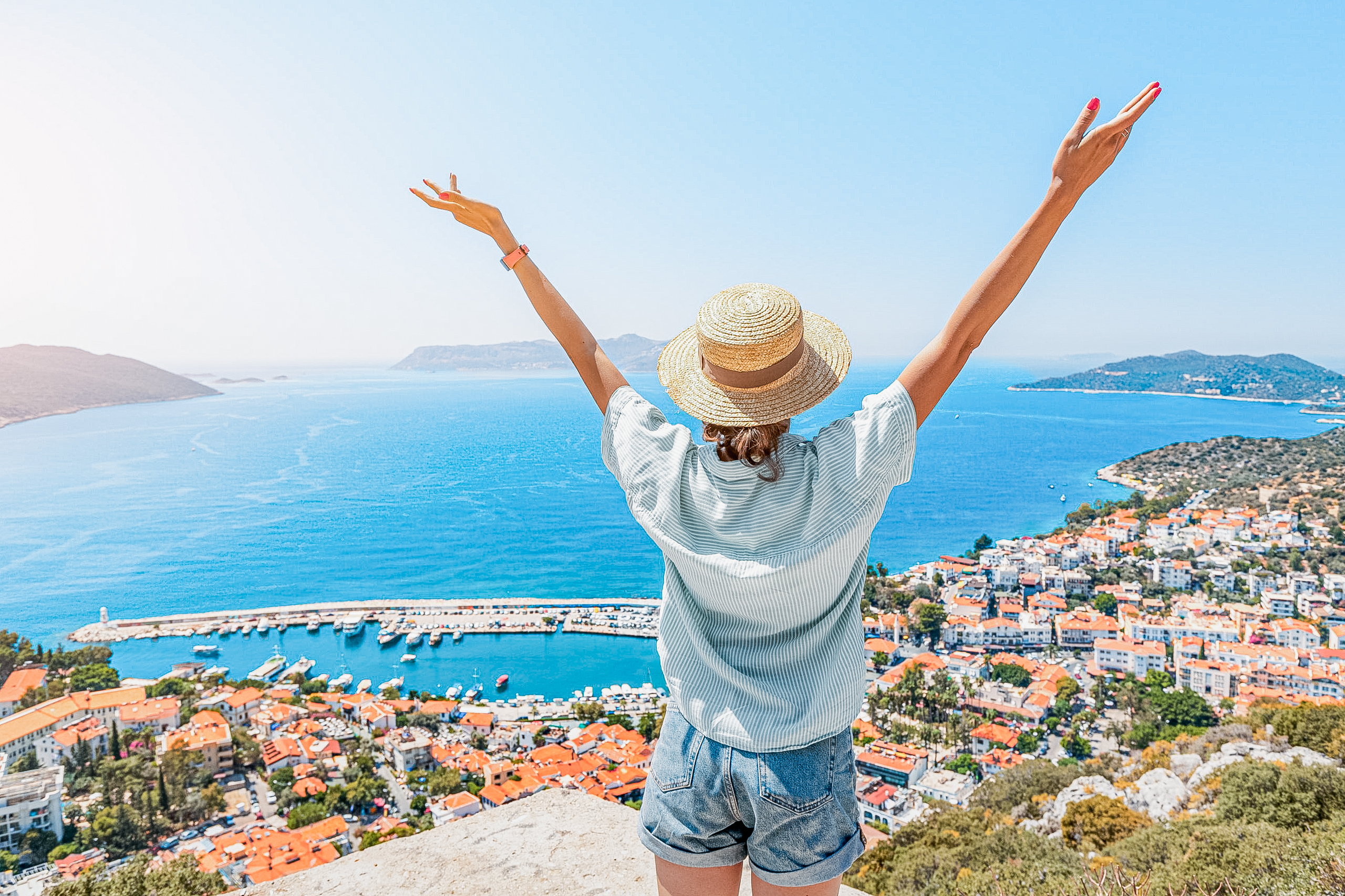 Vrouw goed voorbereid op reis naar Turkije